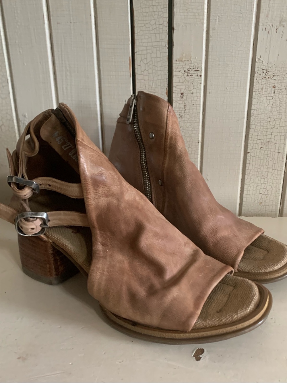 AS98 Open-Toe Leather Slingback Heels in Brown (Camel coloured) size 36